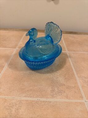 Kemple Bold Blue Turkey On Nest Covered Dish 5.25” Vintage Glass